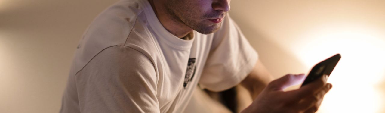 How to Liven Up a Stale Conversation: 9 Tips That Work